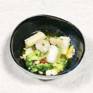簡単⭐海鮮とブロッコリーのアヒージョ
